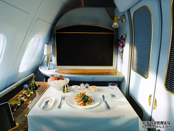 阿联酋航空头等舱餐食
