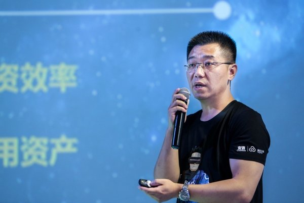 宜信翼启云服负责人、翼启云服供应链金融首席创新官 刘灏 宜信翼启云服负责人、翼启云服供应链金融首席创新官 刘灏