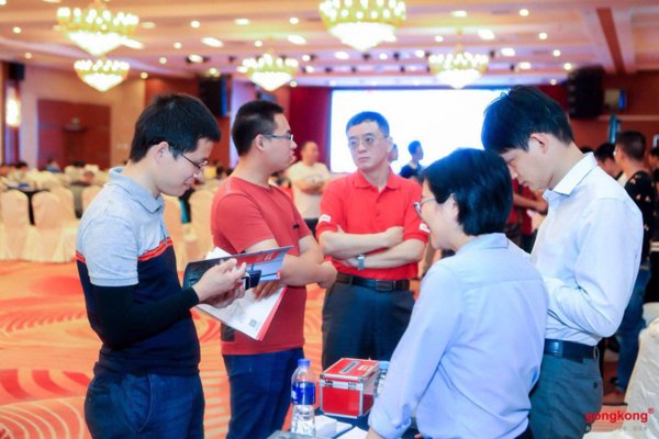 易科在展会现场 易科在展会现场