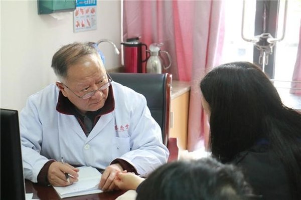 邬成霖:“邬氏皮肤科”带头人,独创中西结合诊疗法 邬成霖:“邬氏皮肤科”带头人,独创中西结合诊疗法
