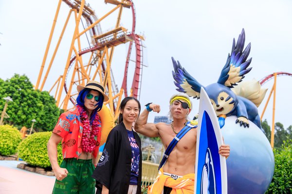 多位“王者英雄”在长隆欢乐世界与游客面对面互动。 多位“王者英雄”在长隆欢乐世界与游客面对面互动。