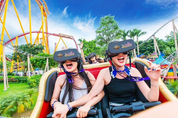 长隆欢乐世界“王者荣耀版VR过山车”国内首发。