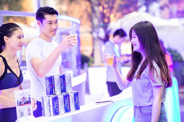 清爽口感的米凯罗啤酒，低卡无负担