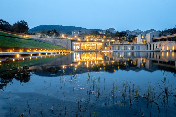 南京四方雅辰酒店，酒店主楼