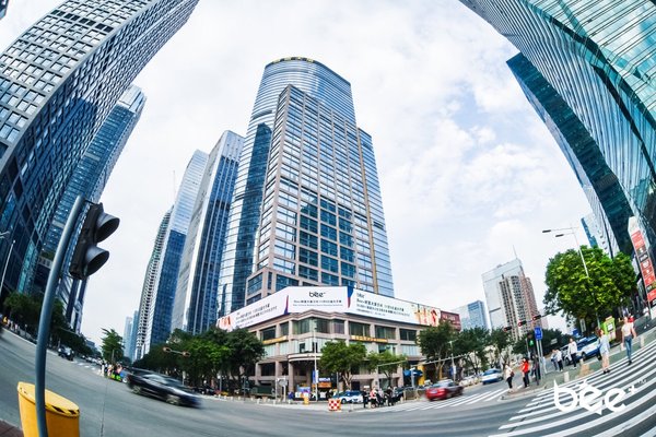 Bee+位于深圳福田CBD核心区域的财富大厦空间