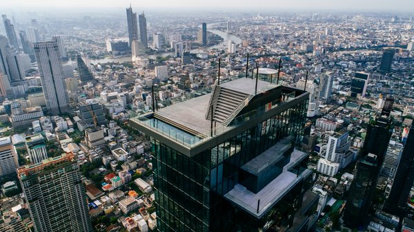 King Power Mahanakhon倾力打造全新世界级旅游地标“Mahanakhon SkyWalk”，傲踞泰国最高的360度观景台和天台酒吧