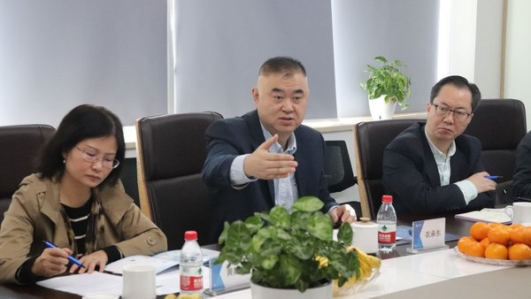 上海市卫生健康委副主任衣承东调研森亿智能