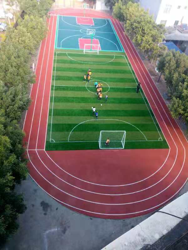 同方威视援建的“西山小学希望运动场”全貌