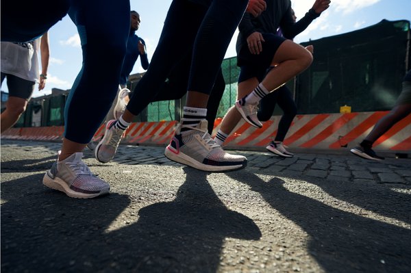 adidas UltraBOOST 19 跑鞋