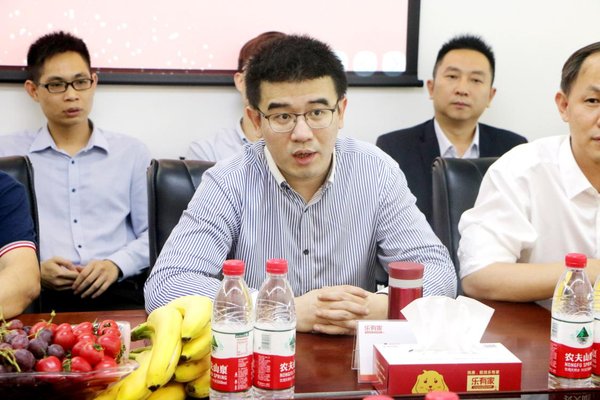 广州市房地产中介协会常务副会长兼秘书长吴忱先生致辞
