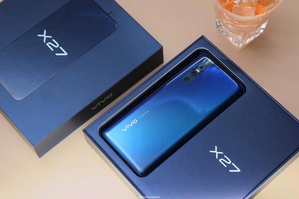 备受年轻人欢迎的vivo 27