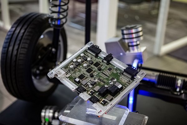 来自舍弗勒帕拉万公司的Space Drive系统是实现自动驾驶的一项关键技术。