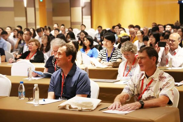 来自世界各地的1000多位斑马鱼技术专家学者
