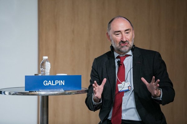 巴林经济发展委员会董事总经理贾沛年博士(Dr. Simon Galpin)宣布巴林将协助中国企业发展中东市场