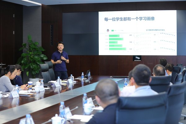 立思辰教育AI实验室主任张文铸