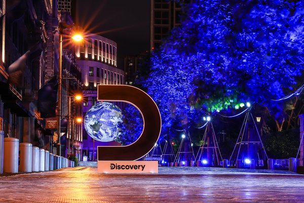 Discovery打造最佳观测点带观众体验“月球视角”的地球