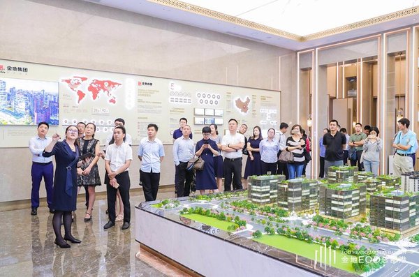 参观花园独栋示范区
