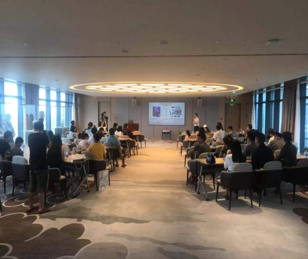 新未名的黄依林先生现场分享
