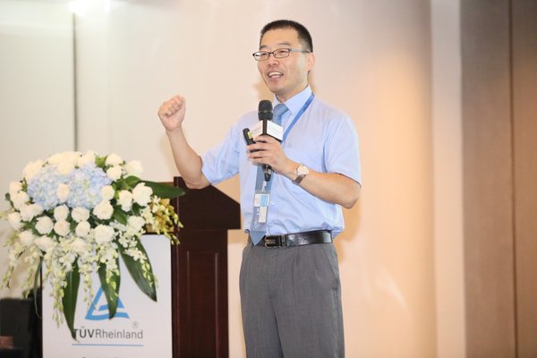 TUV莱茵大中华区管理体系服务副总经理刘忠华老师现场授课