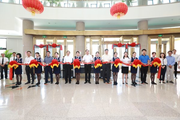 同方威视向清华大学新清华学堂捐赠安检设备剪彩仪式