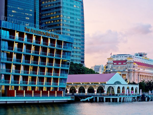 全球最大旅游平台之一猫途鹰(Tripadvisor)在第18届年度旅行者之选大奖(Travellers’ Choice Awards)评选,将「新加坡最佳酒店」首两席位分别颁予信和集团旗下的新加坡富丽敦海湾酒店(The Fullerton Bay Hotel Singapore)及新加坡富丽敦酒店(The Fullerton Hotel Singapore) 。 全球最大旅游平台之一猫途鹰(Tripadvisor)在第18届年度旅行者之选大奖(Travellers’ Choice Awards)评选,将「新加坡最佳酒店」首两席位分别颁予信和集团旗下的新加坡富丽敦海湾酒店(The Fullerton Bay Hotel Singapore)及新加坡富丽敦酒店(The Fullerton Hotel Singapore) 。