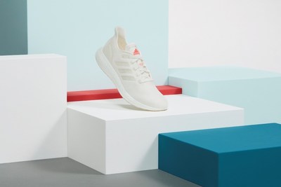 阿迪达斯发布可循环跑鞋第三代产品ULTRABOOST DNA LOOP