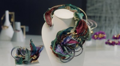 Supatchana Limwongse创作的Blooming Wings