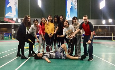 华尔街英语北京西直门学习中心教学服务经理Greg（右一）