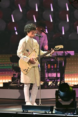 Crowd Lu Performing Latest Song and Touching Hearts/ photo credit: TTV Crowd Lu Performing Latest Song and Touching Hearts/ photo credit: TTV