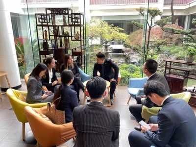 现场洽谈及讨论