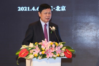中国医学科学院肿瘤医院徐兵河教授于会上发言