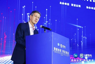 宝洁公司大中华区董事长、总裁 马睿思（Matthew Price）