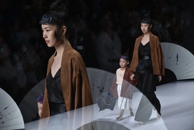 万象有衣开幕秀