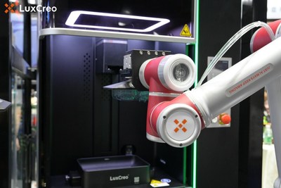 LuxCreo机器人搭配Lux 3打印机进行现场操作