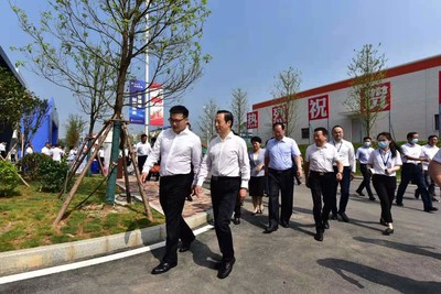 湖南三安半导体产业园项目点亮仪式现场。