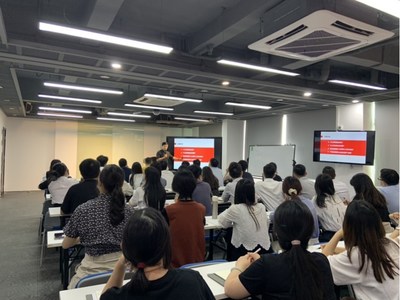培训现场座无虚席 培训现场座无虚席