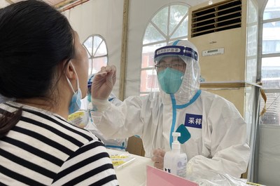 无锡凯宜医院医生加入街道核酸检测工作