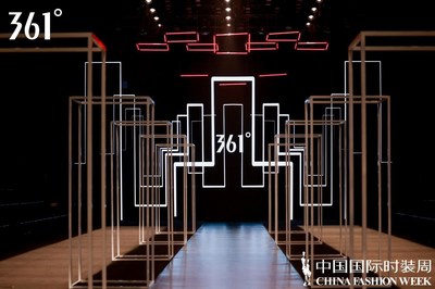 “东方-破晓”三六一度-IISE-LIUYONG SS22新品发布会现场图片